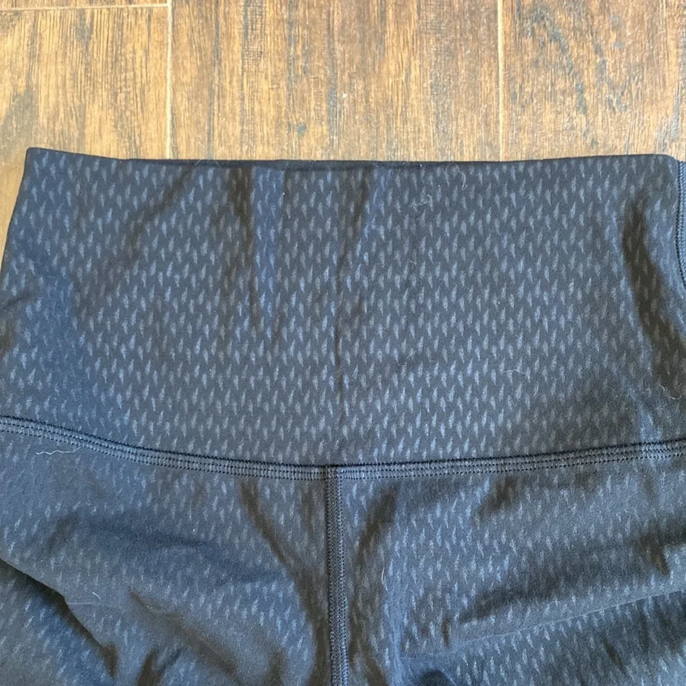Lululemon align black subtle pattern 25” - Picture 6 of 9